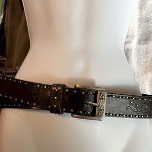Women’s black & silver belt